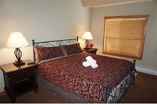 Apartment Snowbird Condos At Mammoths Canyon Lodge Mammoth Lakes United States