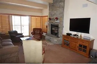 Apartment Snowbird Condos At Mammoths Canyon Lodge Mammoth Lakes