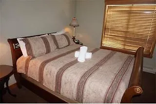 Apartment Snowbird Condos At Mammoths Canyon Lodge Mammoth Lakes
