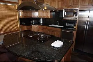 Апартаменты Snowbird Condos At Mammoths Canyon Lodge Маммот Лейкс